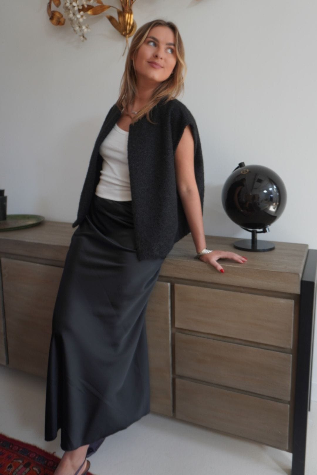 Jupe longue satinée noire LOUISE